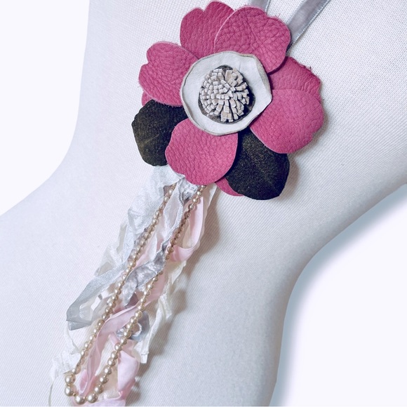 Pink Leather Flower Necklace with Vintage Pearl Beads and Velvet Ribbons - Picture 6 of 7